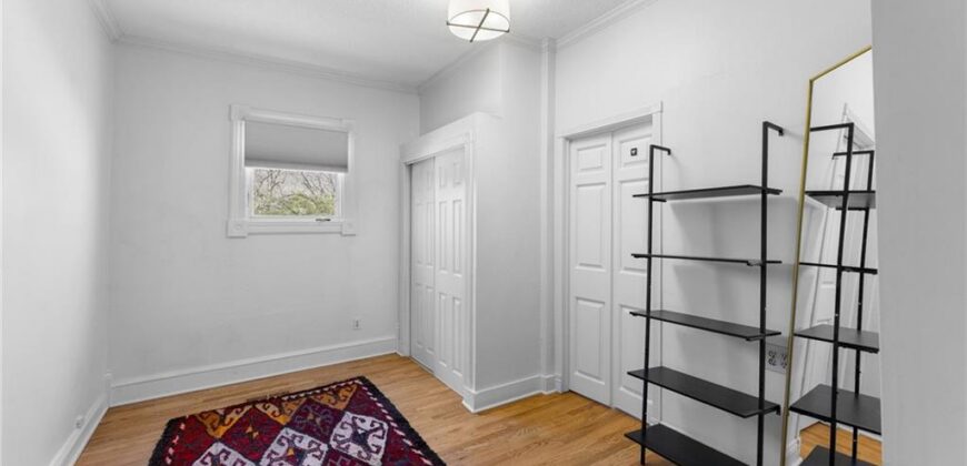 6 W 12th Street, Parkville, MO 64152