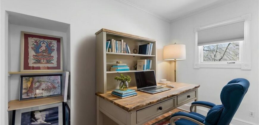 6 W 12th Street, Parkville, MO 64152