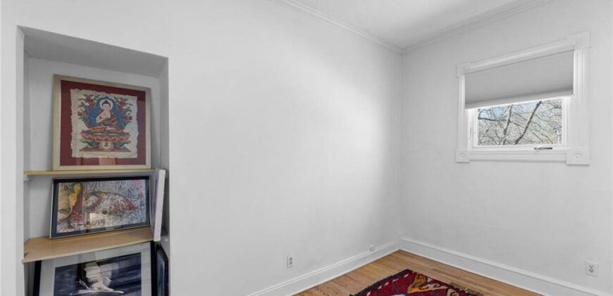 6 W 12th Street, Parkville, MO 64152