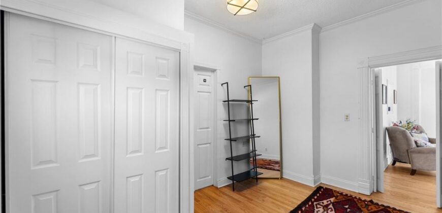 6 W 12th Street, Parkville, MO 64152