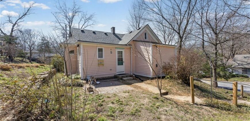 6 W 12th Street, Parkville, MO 64152