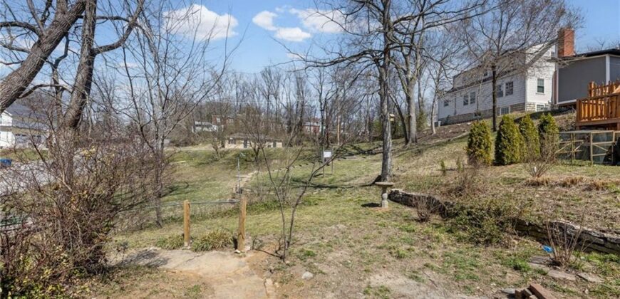 6 W 12th Street, Parkville, MO 64152