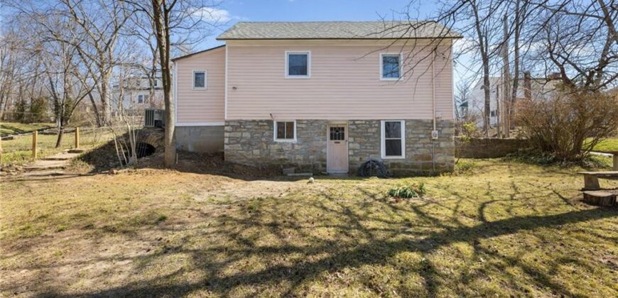 6 W 12th Street, Parkville, MO 64152