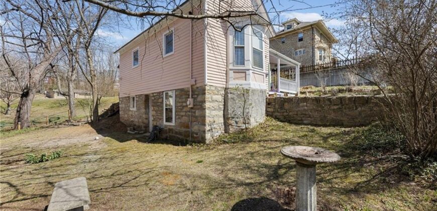 6 W 12th Street, Parkville, MO 64152