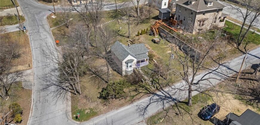 6 W 12th Street, Parkville, MO 64152