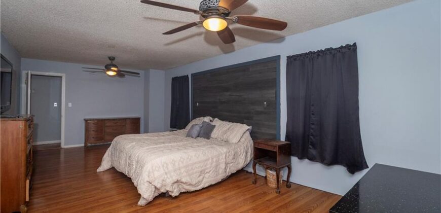 1903 NE 65th Street, Gladstone, MO 64118