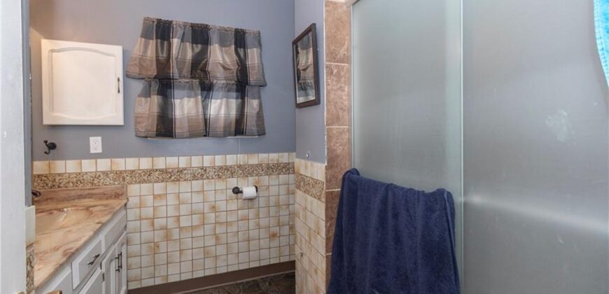 1903 NE 65th Street, Gladstone, MO 64118