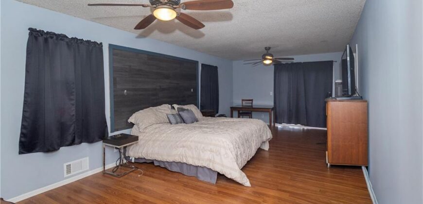 1903 NE 65th Street, Gladstone, MO 64118