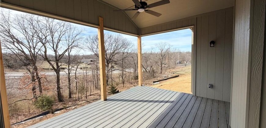 13735 NW 70th Street, Parkville, MO 64152