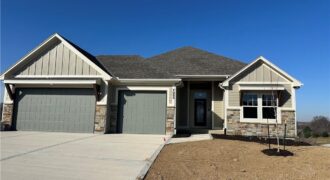 13735 NW 70th Street, Parkville, MO 64152