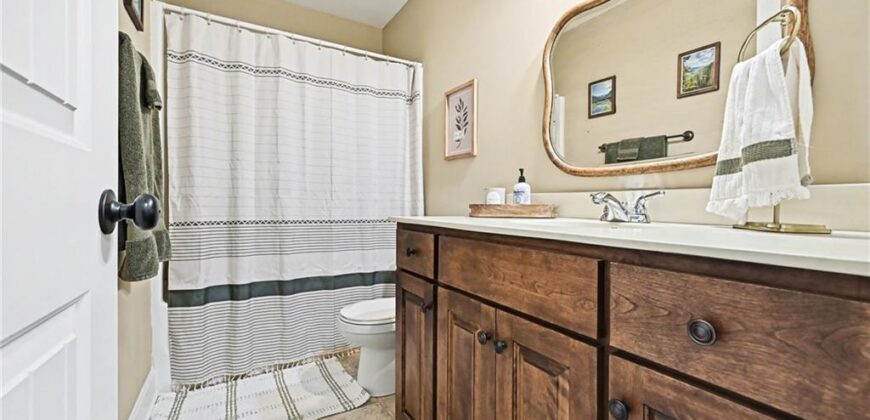 9621 N Adrian Avenue, Kansas City, MO 64154