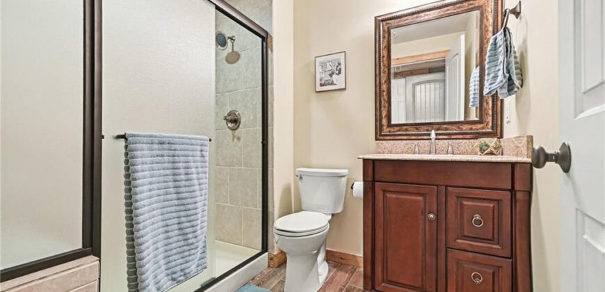 9621 N Adrian Avenue, Kansas City, MO 64154