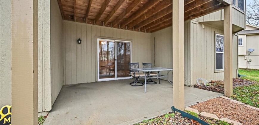 9621 N Adrian Avenue, Kansas City, MO 64154