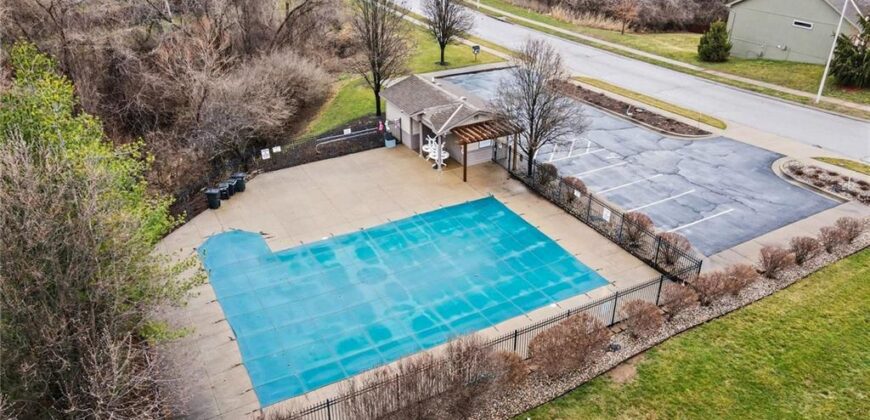 9621 N Adrian Avenue, Kansas City, MO 64154