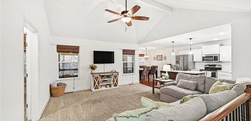 9621 N Adrian Avenue, Kansas City, MO 64154