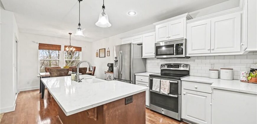 9621 N Adrian Avenue, Kansas City, MO 64154