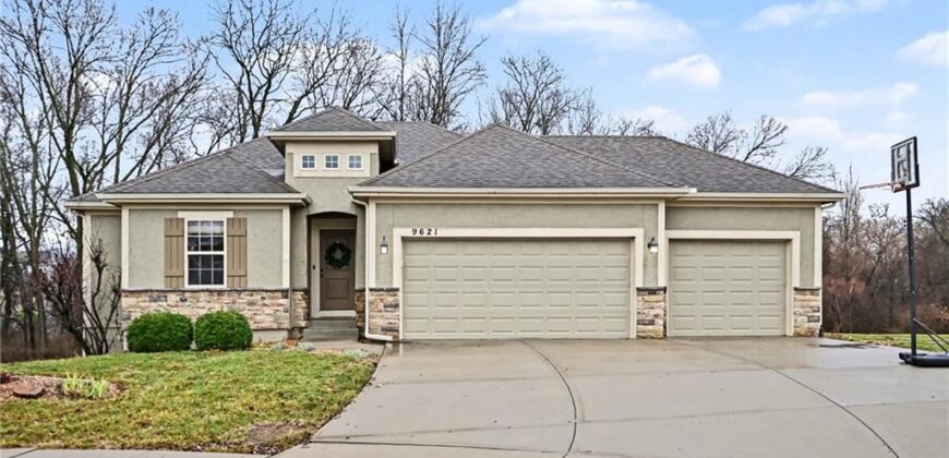 9621 N Adrian Avenue, Kansas City, MO 64154