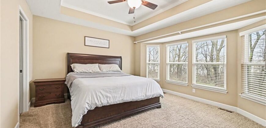 9621 N Adrian Avenue, Kansas City, MO 64154