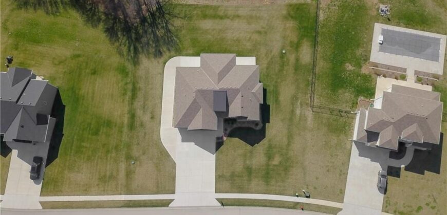 13504 Oakridge Drive, Kearney, MO 64060