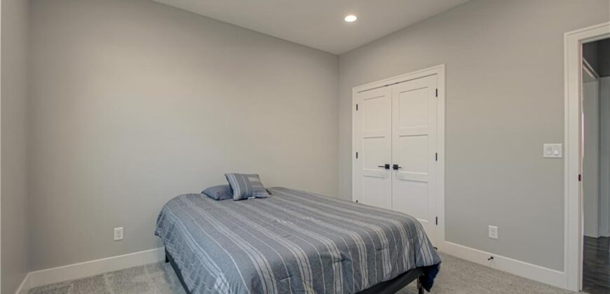 13504 Oakridge Drive, Kearney, MO 64060