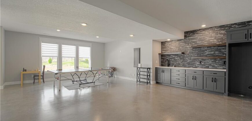 13504 Oakridge Drive, Kearney, MO 64060