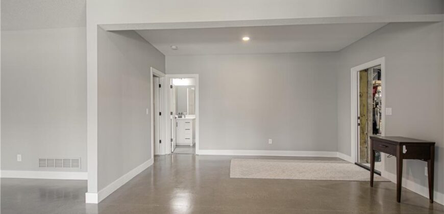 13504 Oakridge Drive, Kearney, MO 64060