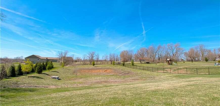 13504 Oakridge Drive, Kearney, MO 64060