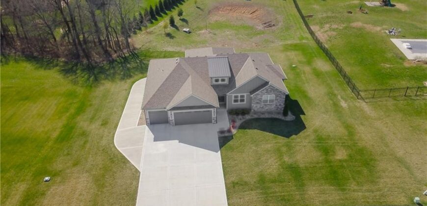 13504 Oakridge Drive, Kearney, MO 64060