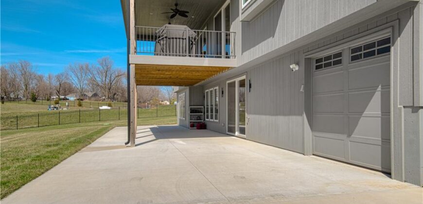 13504 Oakridge Drive, Kearney, MO 64060