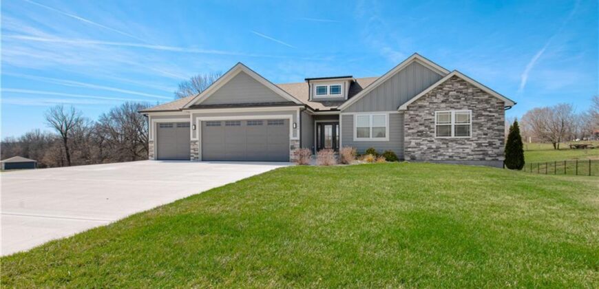 13504 Oakridge Drive, Kearney, MO 64060
