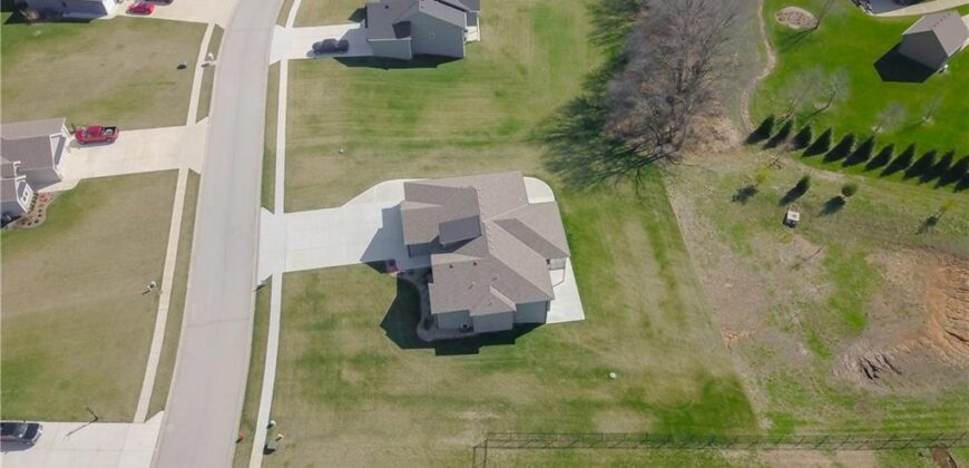 13504 Oakridge Drive, Kearney, MO 64060