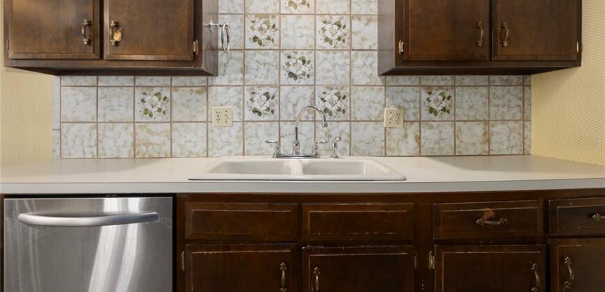 7137 NW Winter Avenue, Kansas City, MO 64152