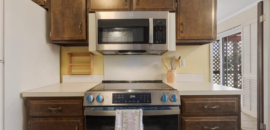 7137 NW Winter Avenue, Kansas City, MO 64152