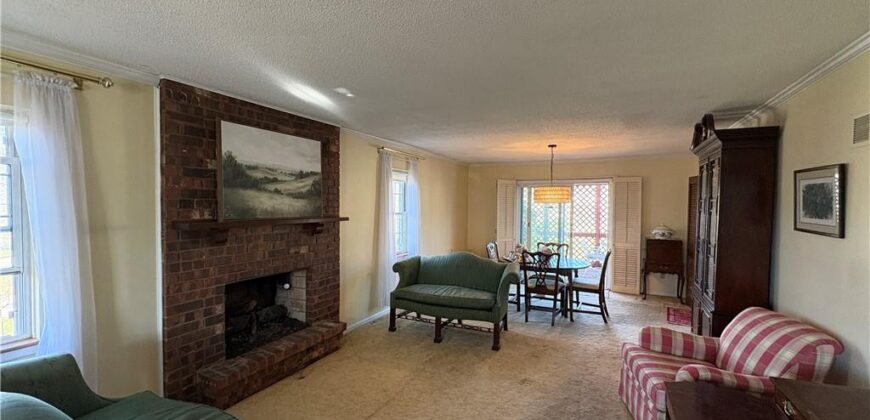 7137 NW Winter Avenue, Kansas City, MO 64152