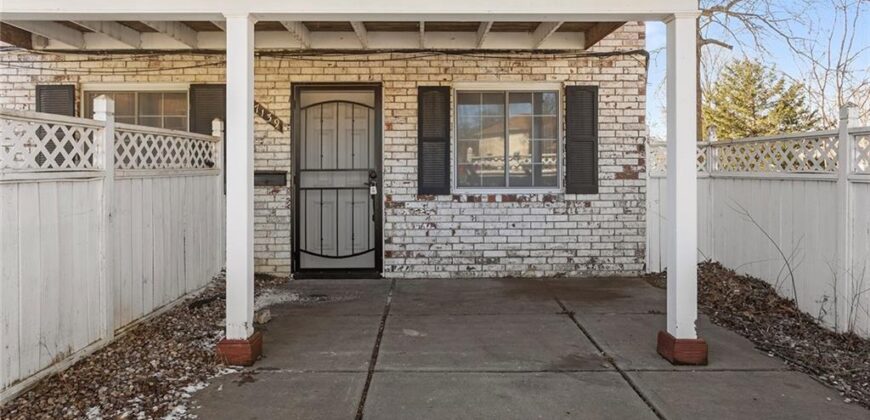 7137 NW Winter Avenue, Kansas City, MO 64152