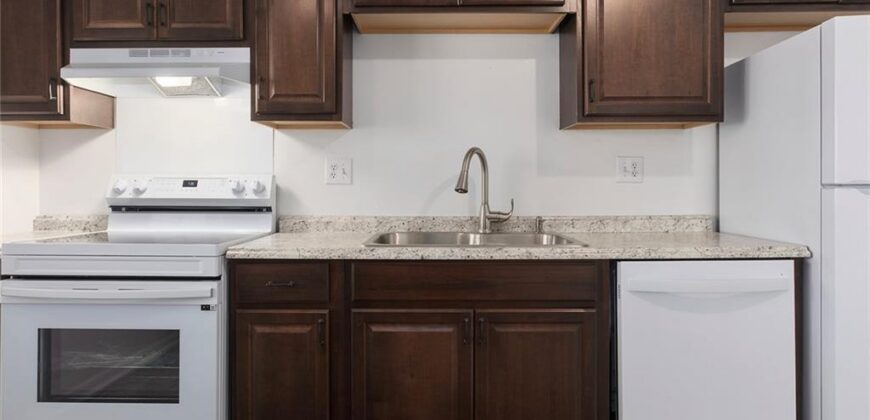7137 NW Winter Avenue, Kansas City, MO 64152