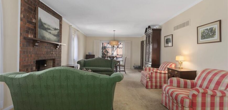 7137 NW Winter Avenue, Kansas City, MO 64152
