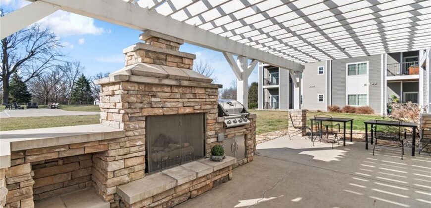 2651 NW Barry Road, Kansas City, MO 64154