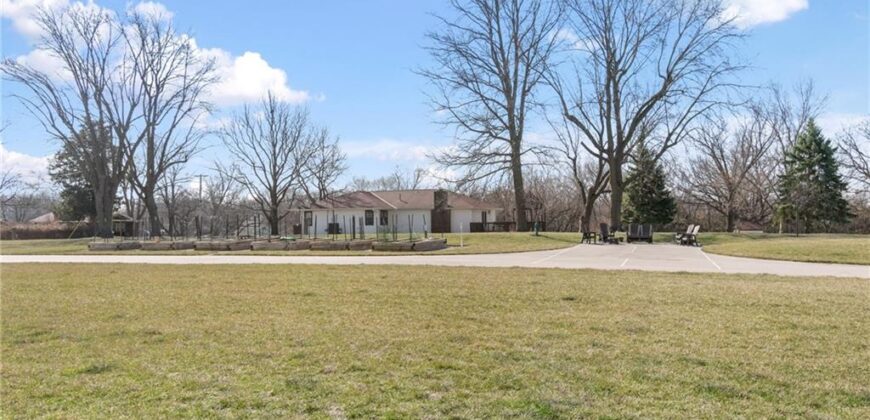 2651 NW Barry Road, Kansas City, MO 64154