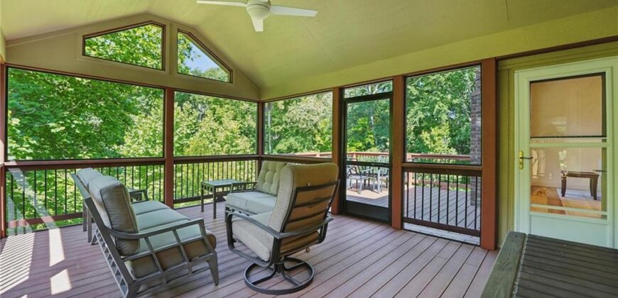 6112 N Mattox Road, Kansas City, MO 64151