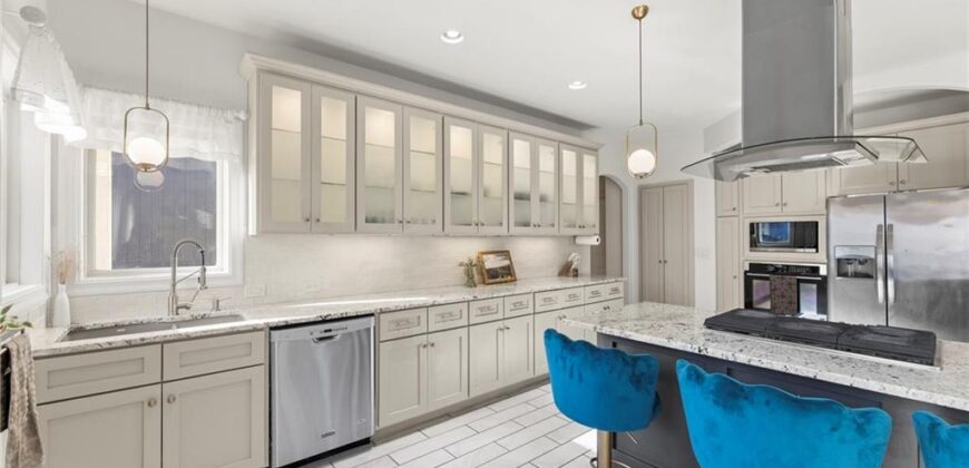 8901 N St Clair Avenue, Kansas City, MO 64154