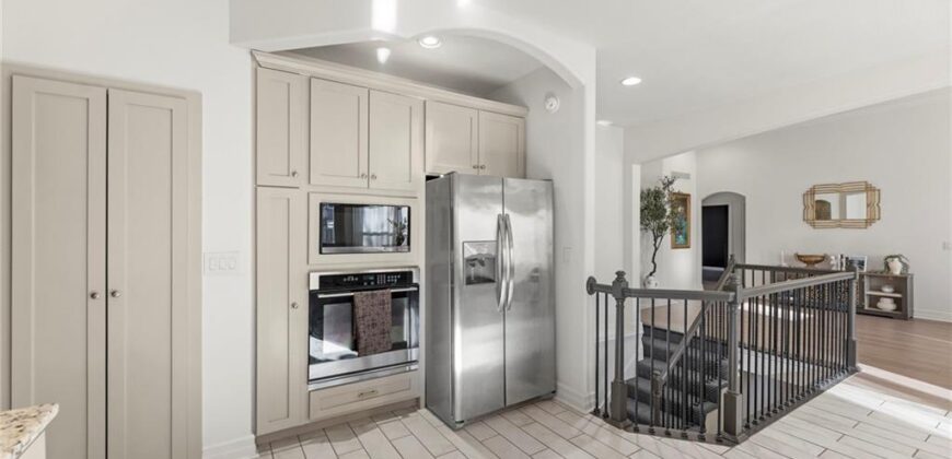 8901 N St Clair Avenue, Kansas City, MO 64154