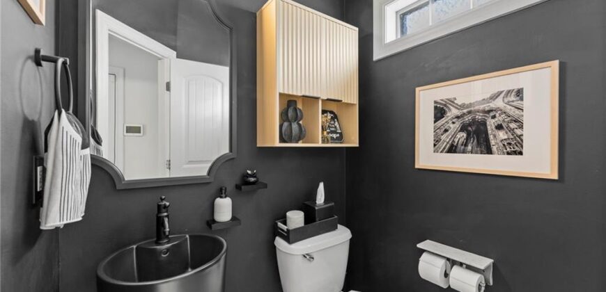 8901 N St Clair Avenue, Kansas City, MO 64154