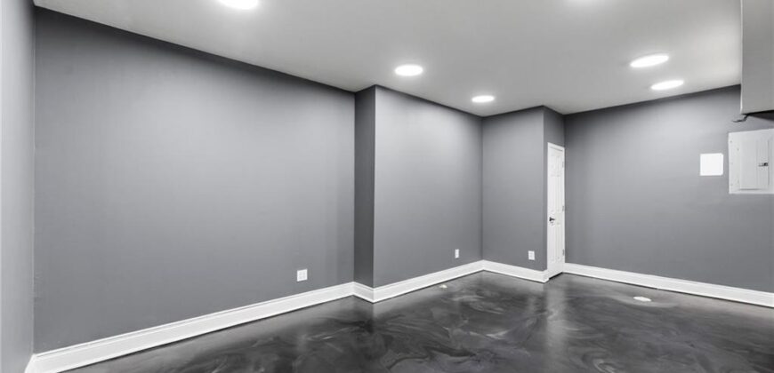 8901 N St Clair Avenue, Kansas City, MO 64154