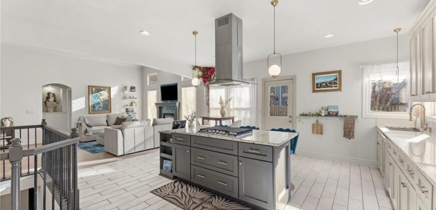 8901 N St Clair Avenue, Kansas City, MO 64154