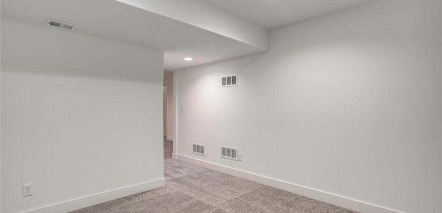 7370 N Lamar Avenue, Kansas City, MO 64152