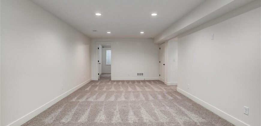 7370 N Lamar Avenue, Kansas City, MO 64152