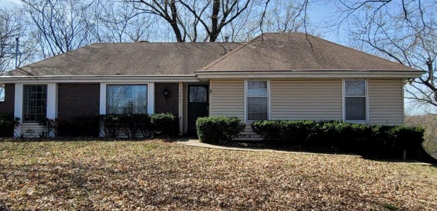 10407 NW Crooked Road, Parkville, MO 64152