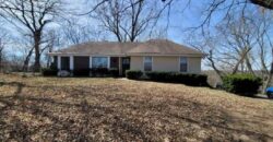 10407 NW Crooked Road, Parkville, MO 64152