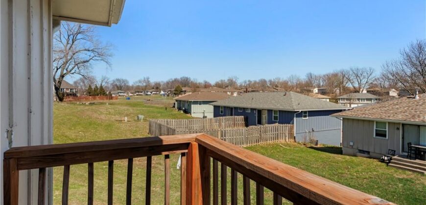 1444 NW 64th Terrace, Kansas City, MO 64118